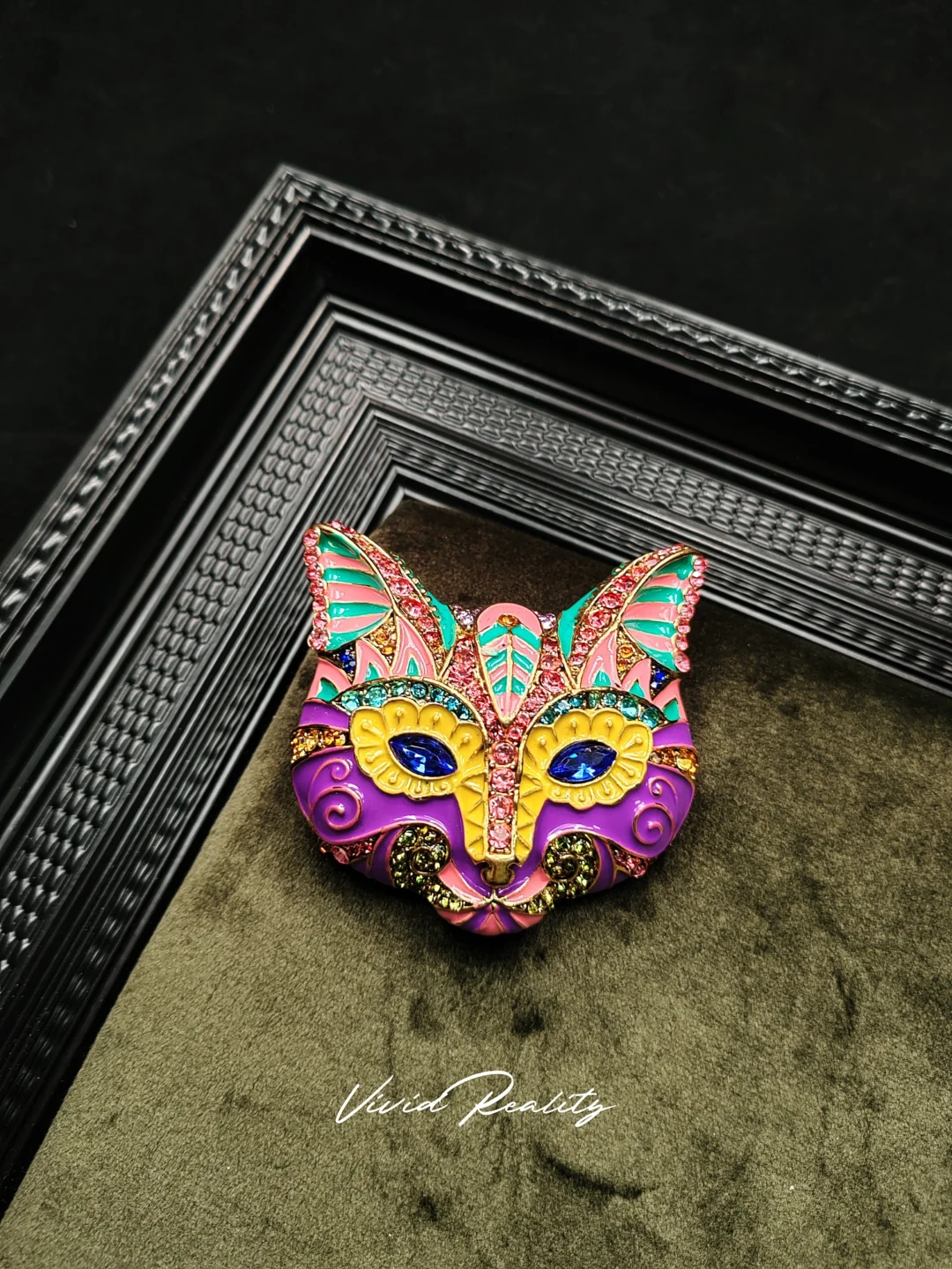 Heidi-Style Pink-Purple Cat Face Brooch - Image 4