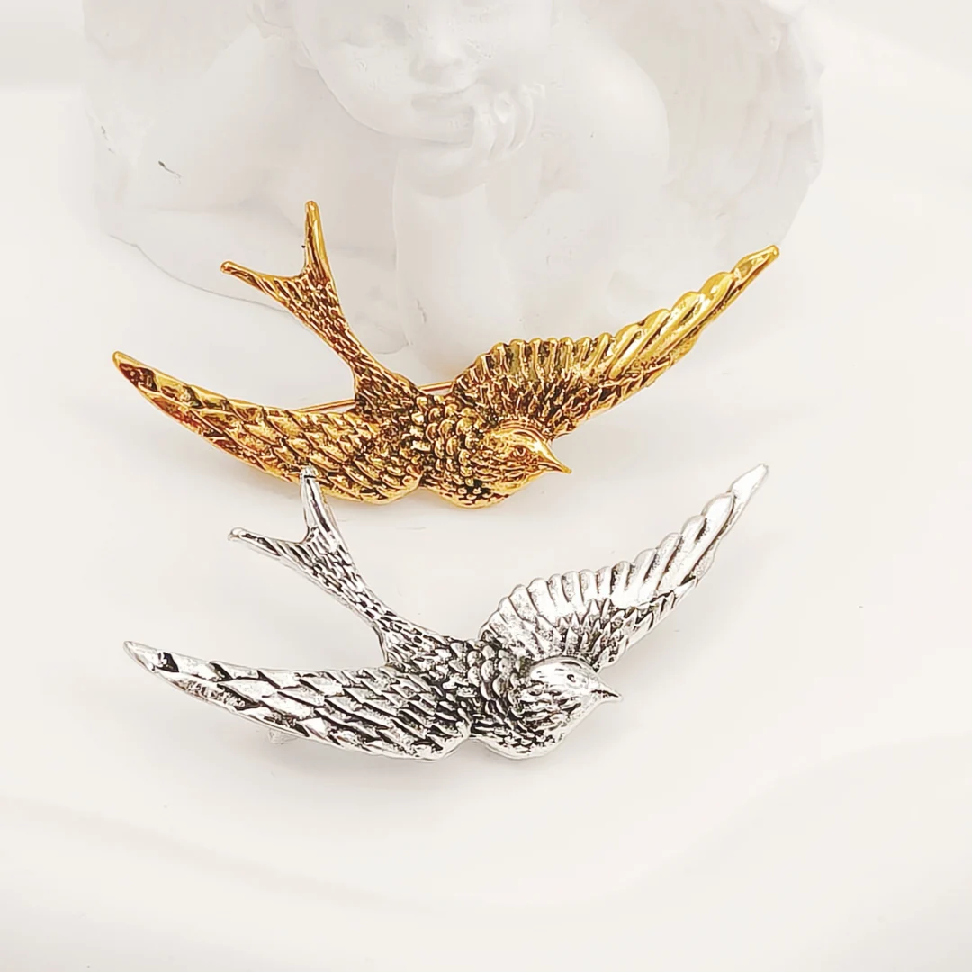 Silver Vintage Swift Brooch - Image 4