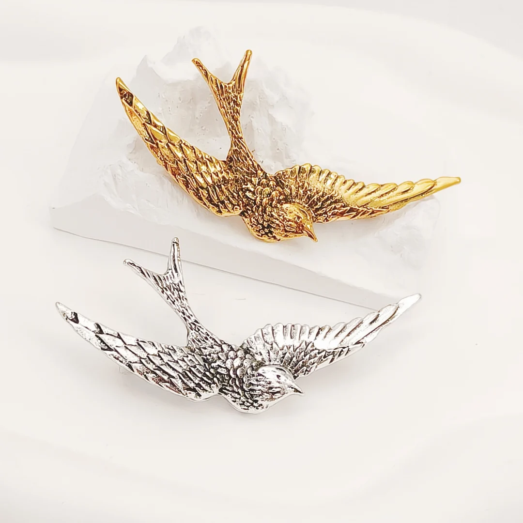 Silver Vintage Swift Brooch - Image 5