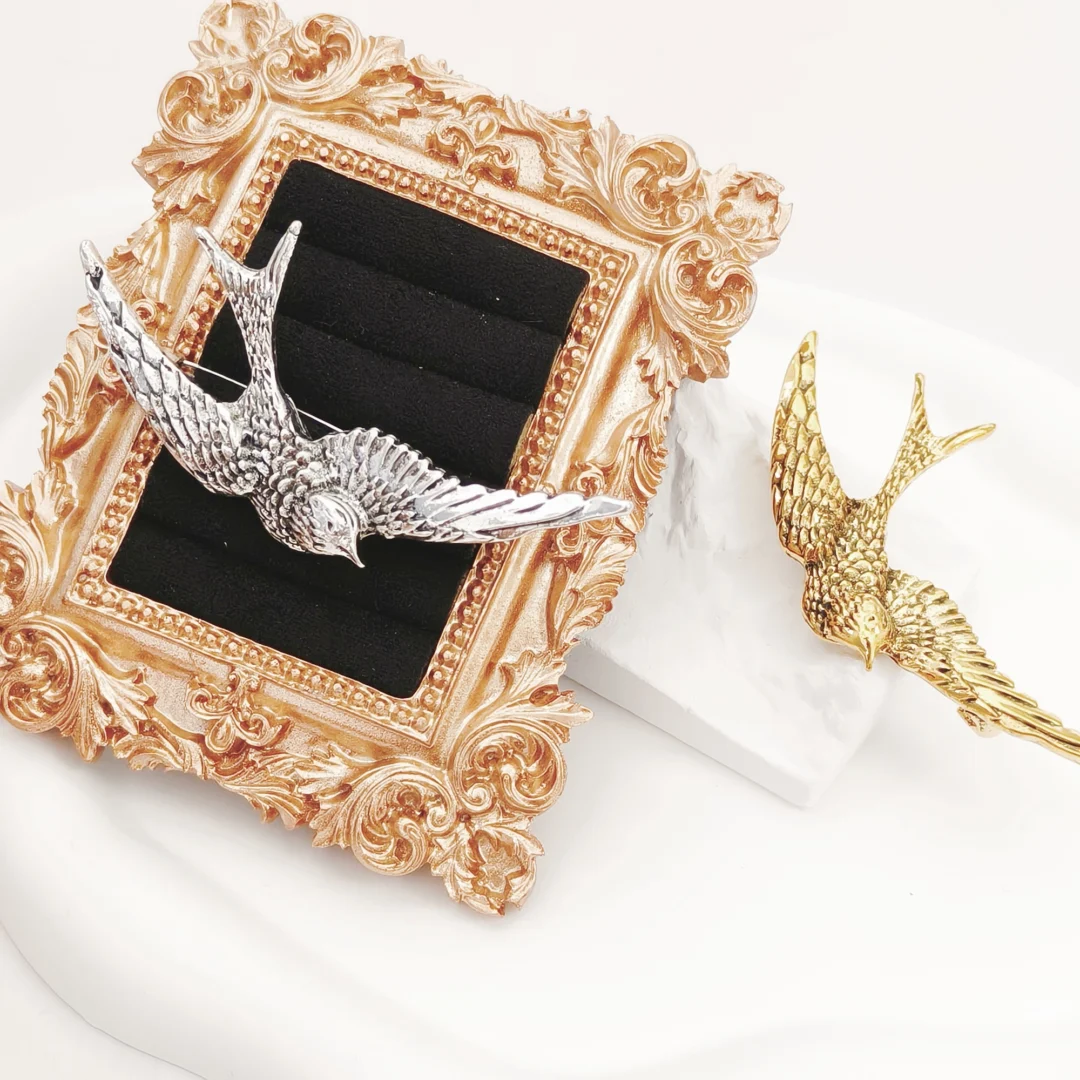 Silver Vintage Swift Brooch - Image 6