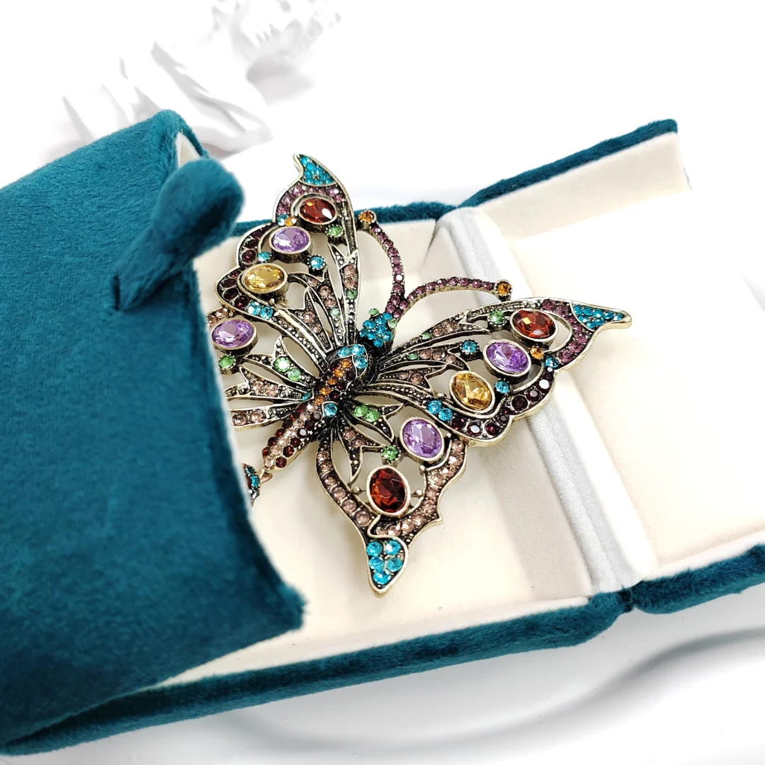 Heidi-style Vintage Butterfly Brooch - Image 3