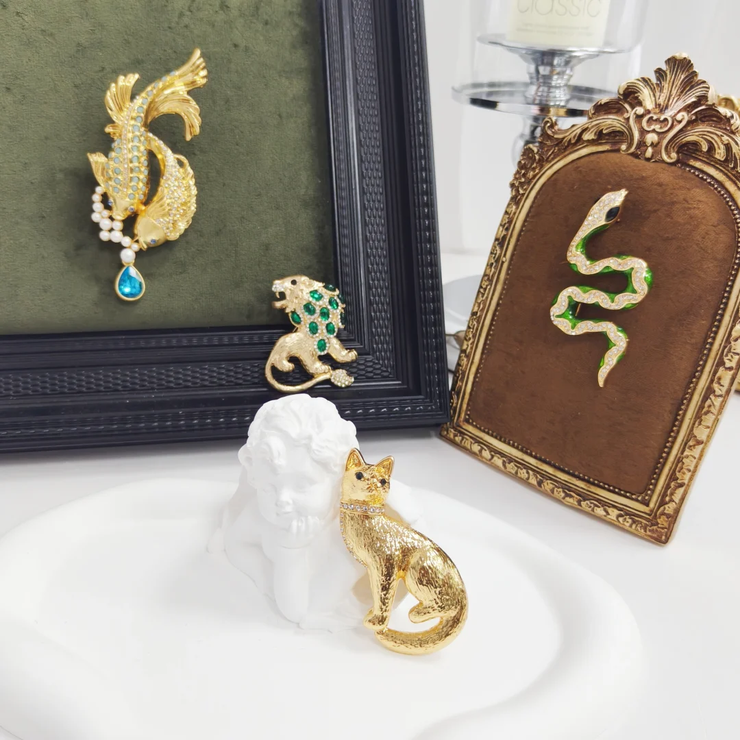 Gold Cat Limited Edition Brooch - Image 8