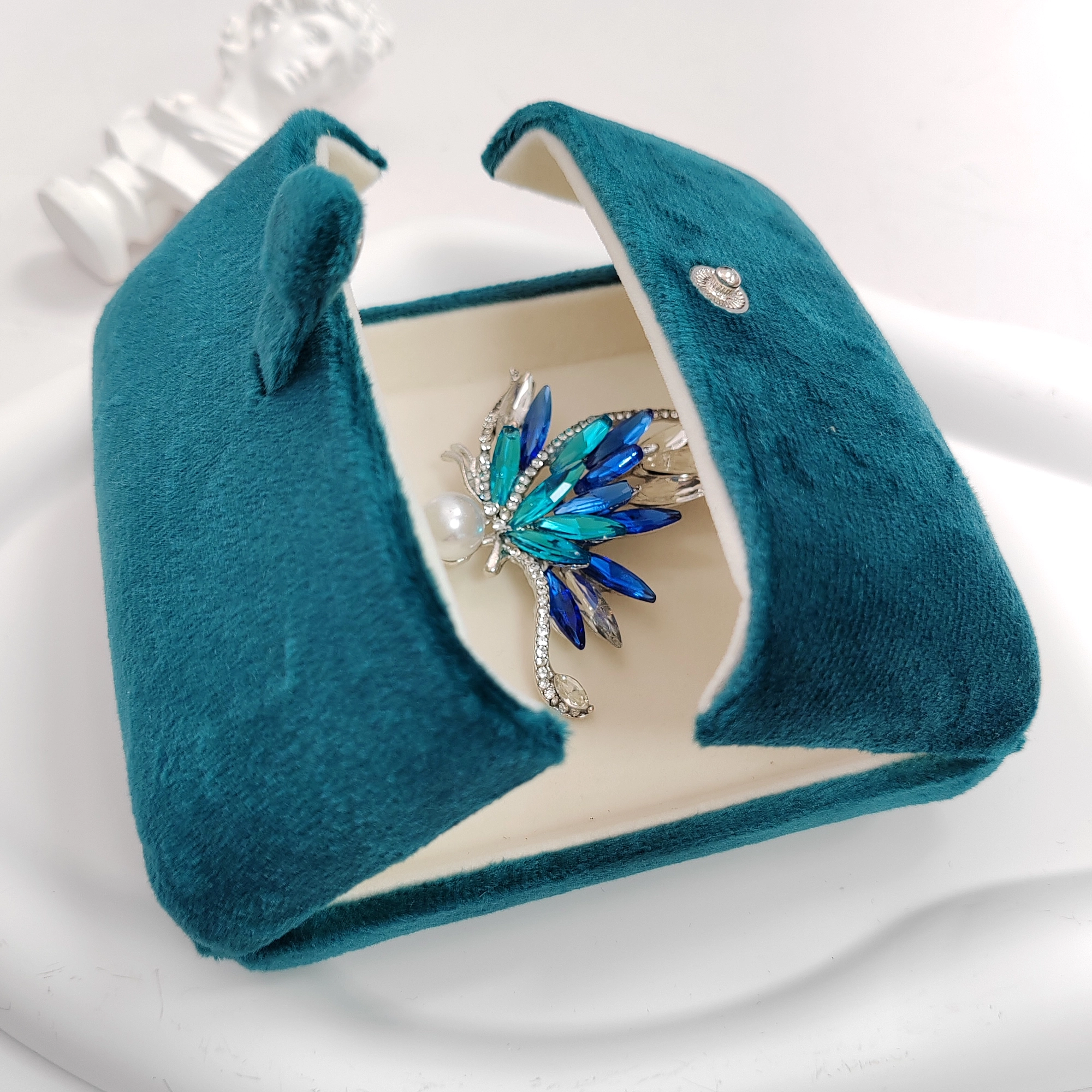 Gradient Blue Pearl Butterfly Brooch - Image 5