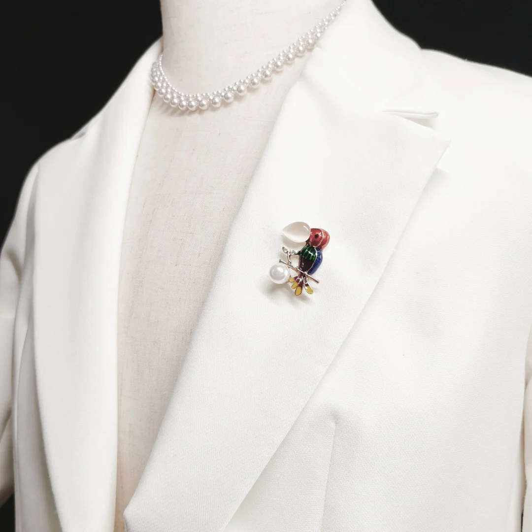 Vintage Woodpecker Brooch - Image 2
