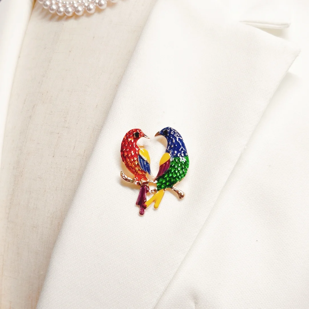 Two Parrots Brooch - Image 2