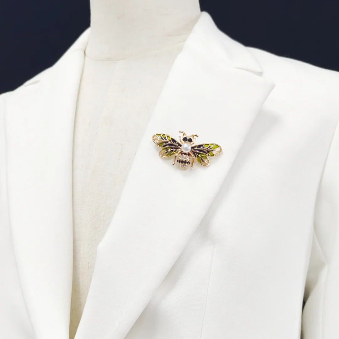 Vintage Black Bee Brooch - Image 2