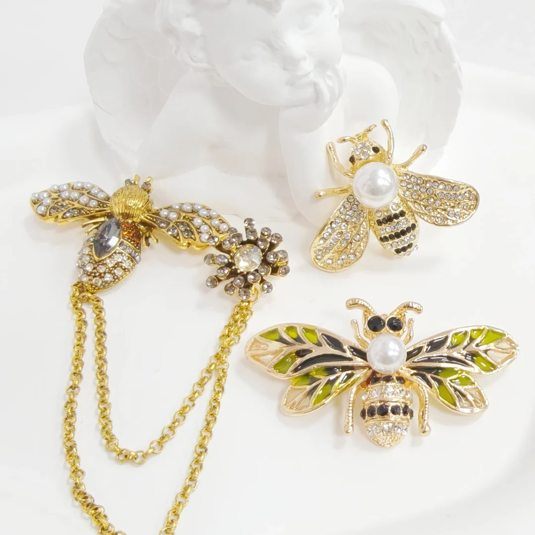 Vintage Black Bee Brooch - Image 4