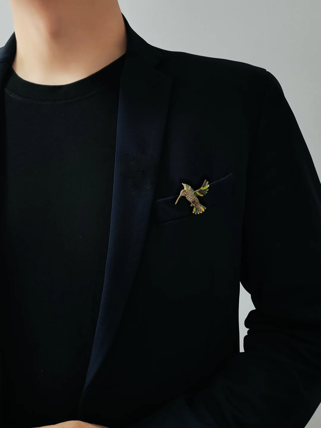 Vintage Gold-Diamond Hummingbird Brooch - Image 5