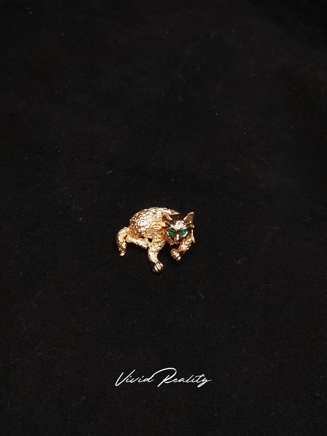 Vintage Gold Green-Eyed Cat Brooch - Image 2