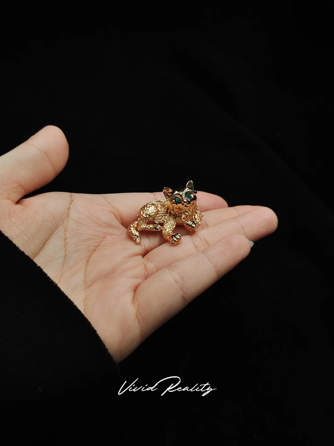 Vintage Gold Green-Eyed Cat Brooch - Image 3