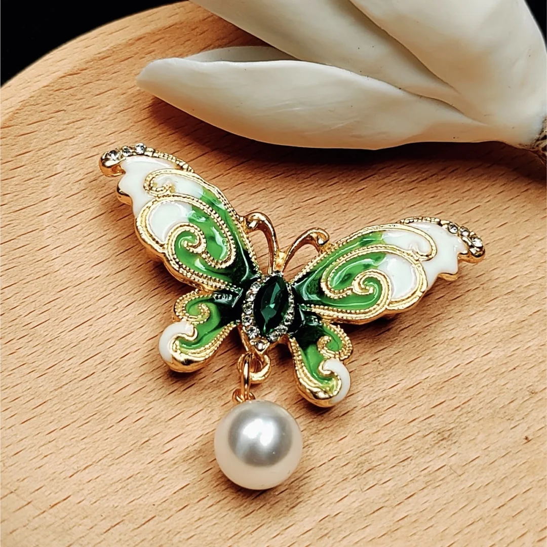 Green Chinese-Style Butterfly Brooch - Image 5
