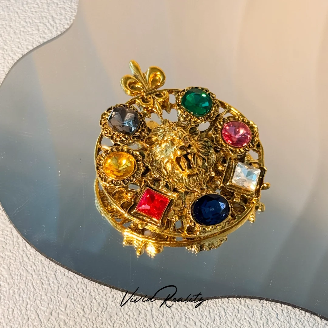 Rainbow Zirconia Lion Brooch - Image 2