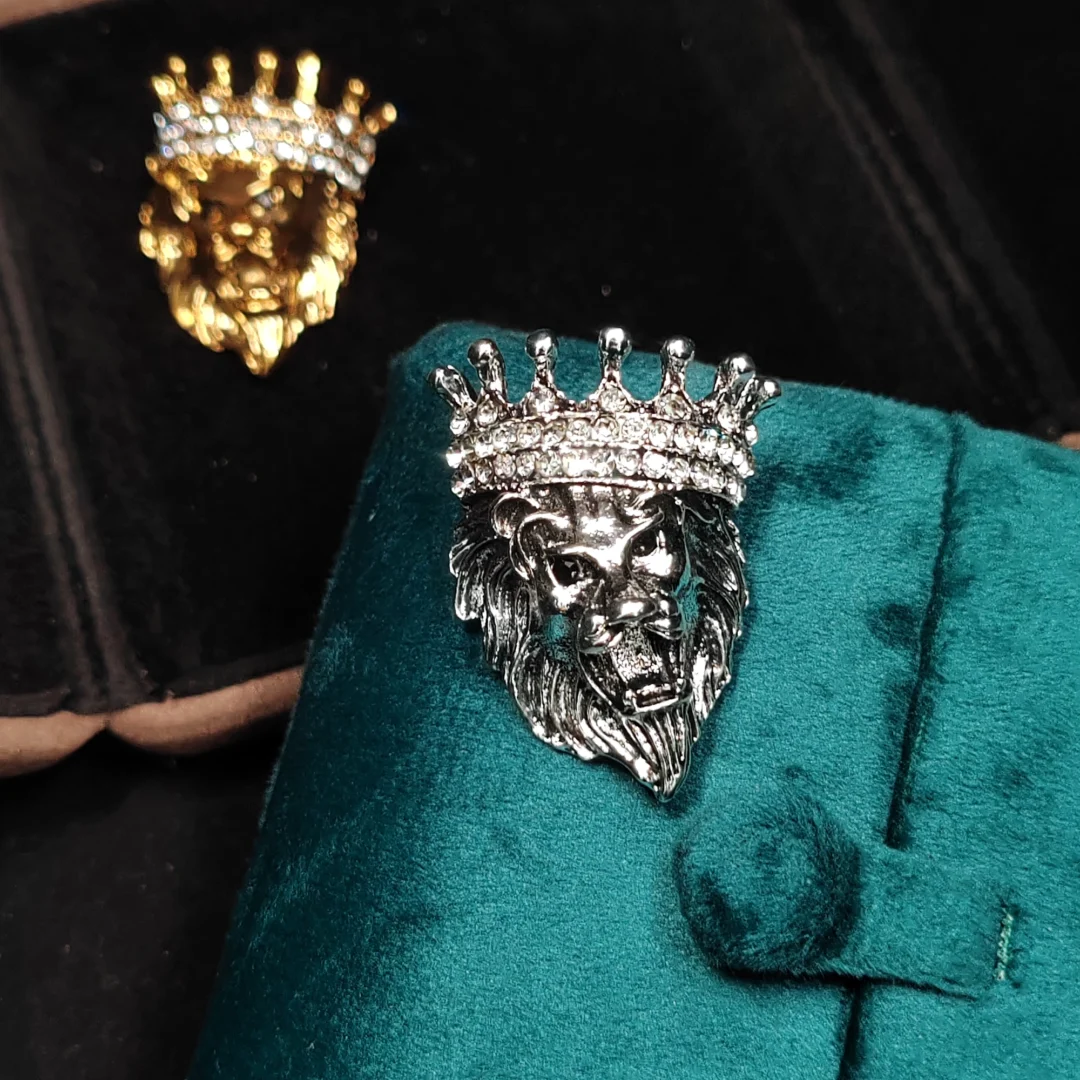 Gold Crown Lion Head Brooch - Image 6