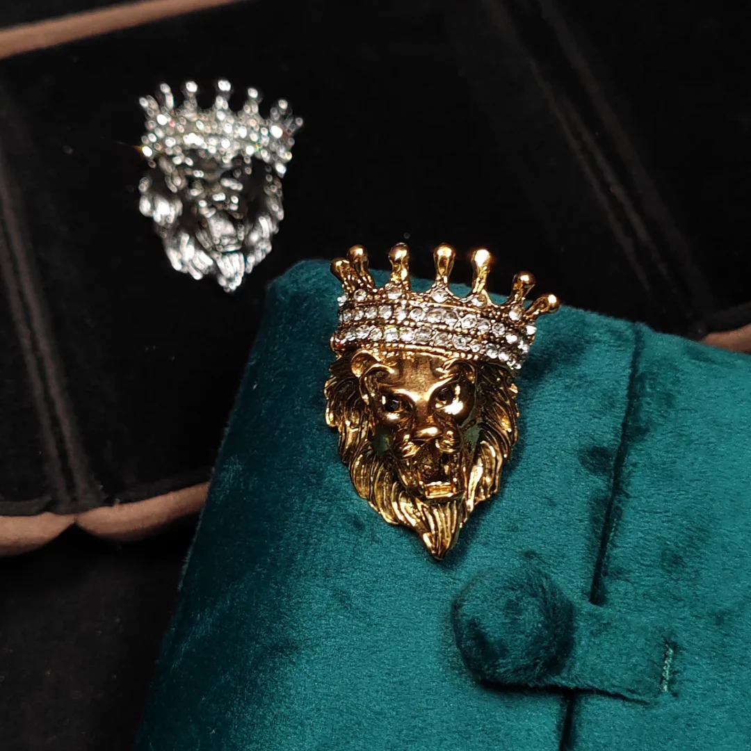 Gold Crown Lion Head Brooch - Image 7
