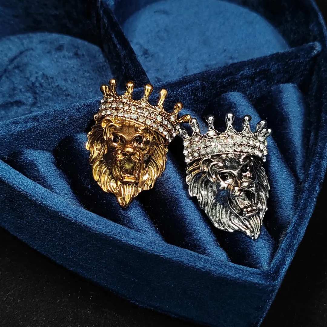 Gold Crown Lion Head Brooch - Image 9