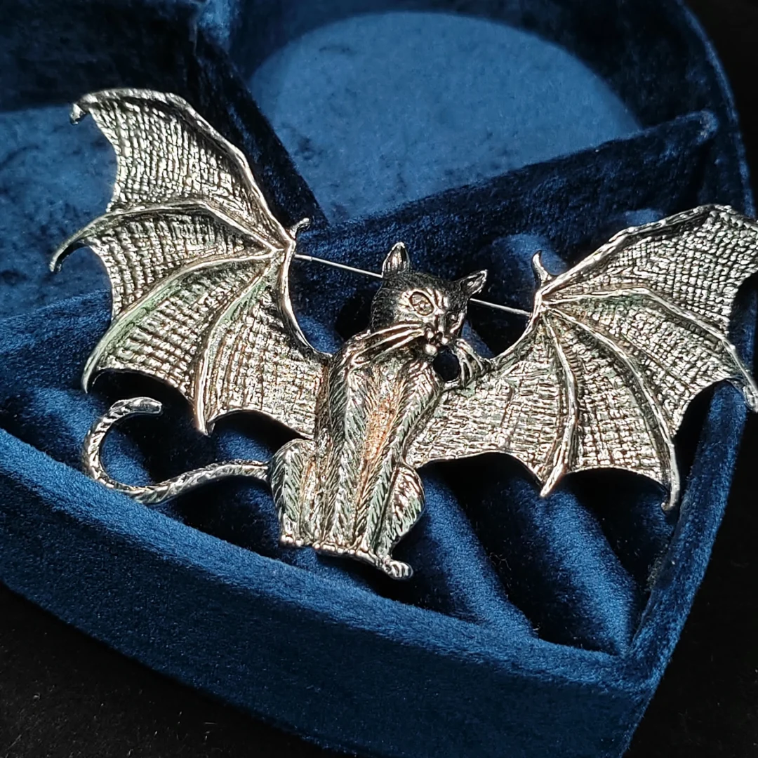Vintage Silver Bat Design Brooch - Image 4