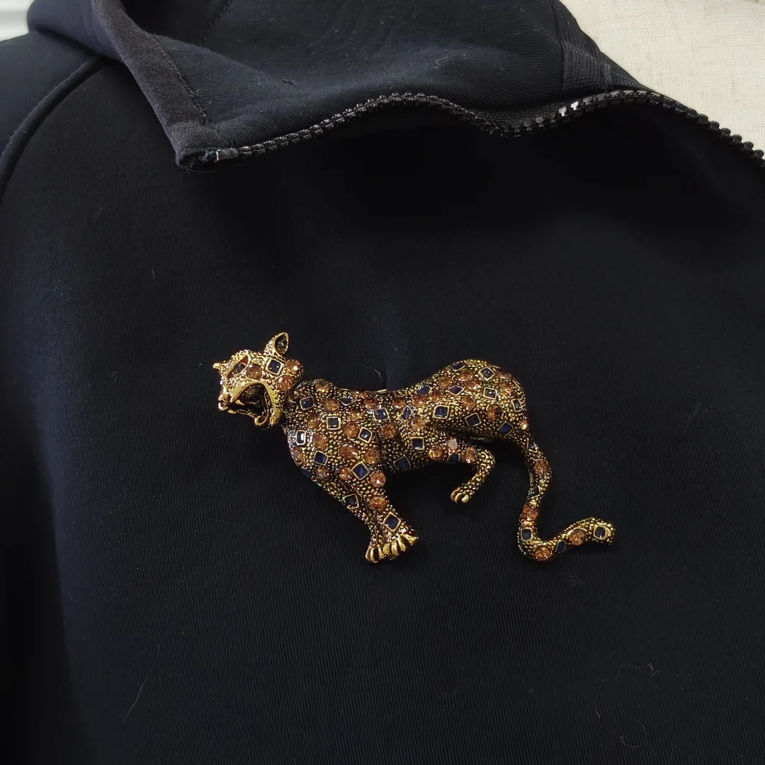 Vintage Gold Leopard Brooch - Image 3