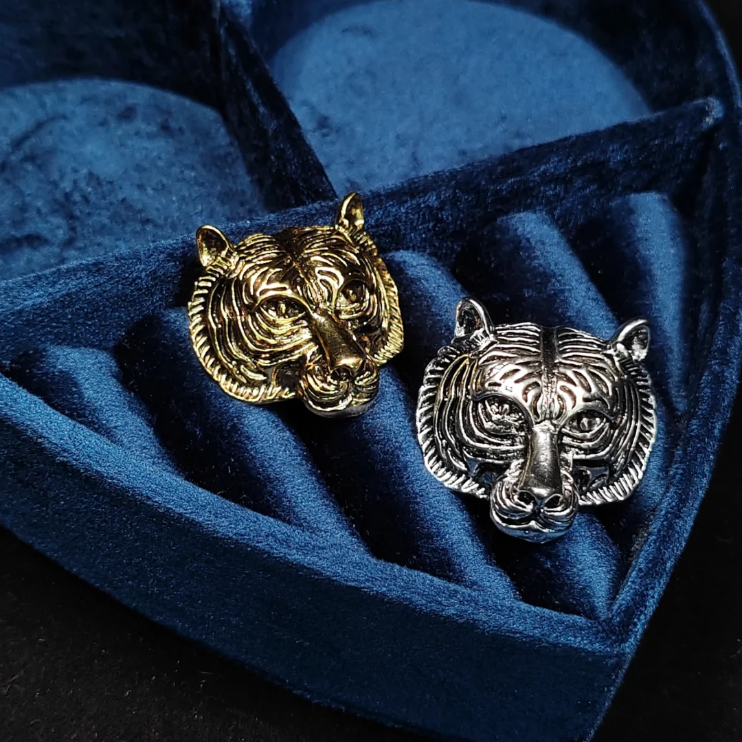 Vintage Gold Lion Head Brooch - Image 2