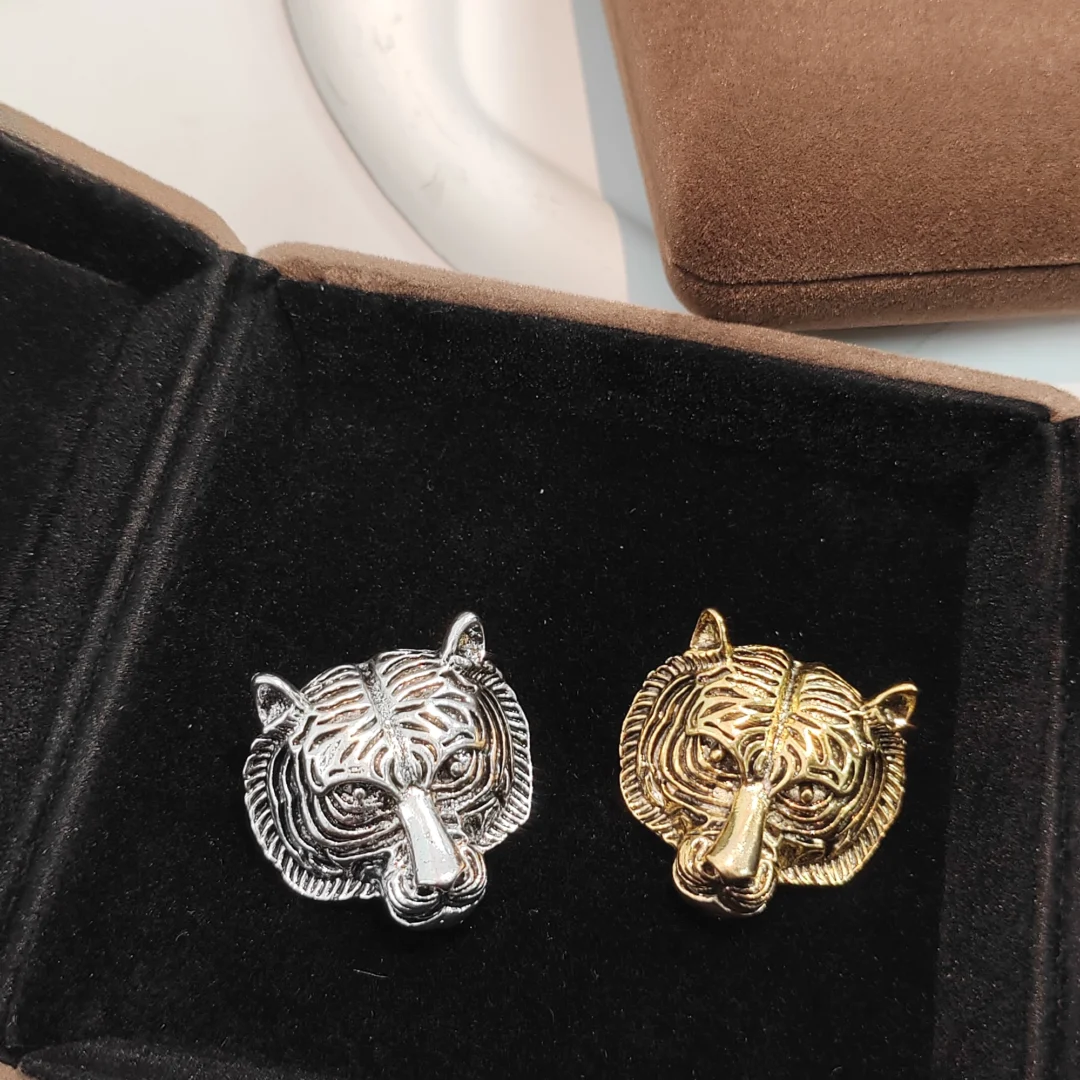 Vintage Gold Lion Head Brooch - Image 3