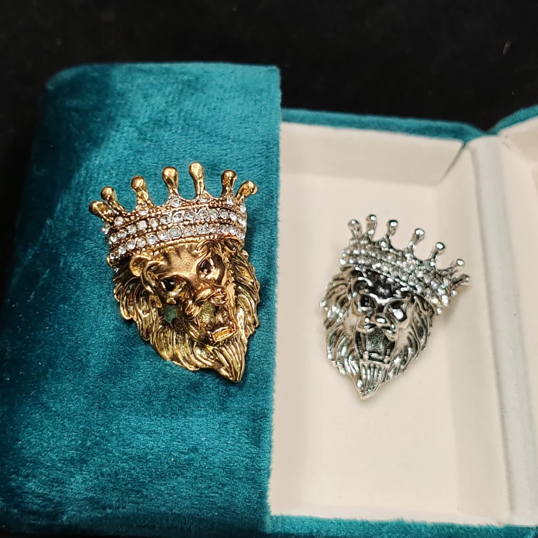 Vintage Silver Lion Head Brooch - Image 4