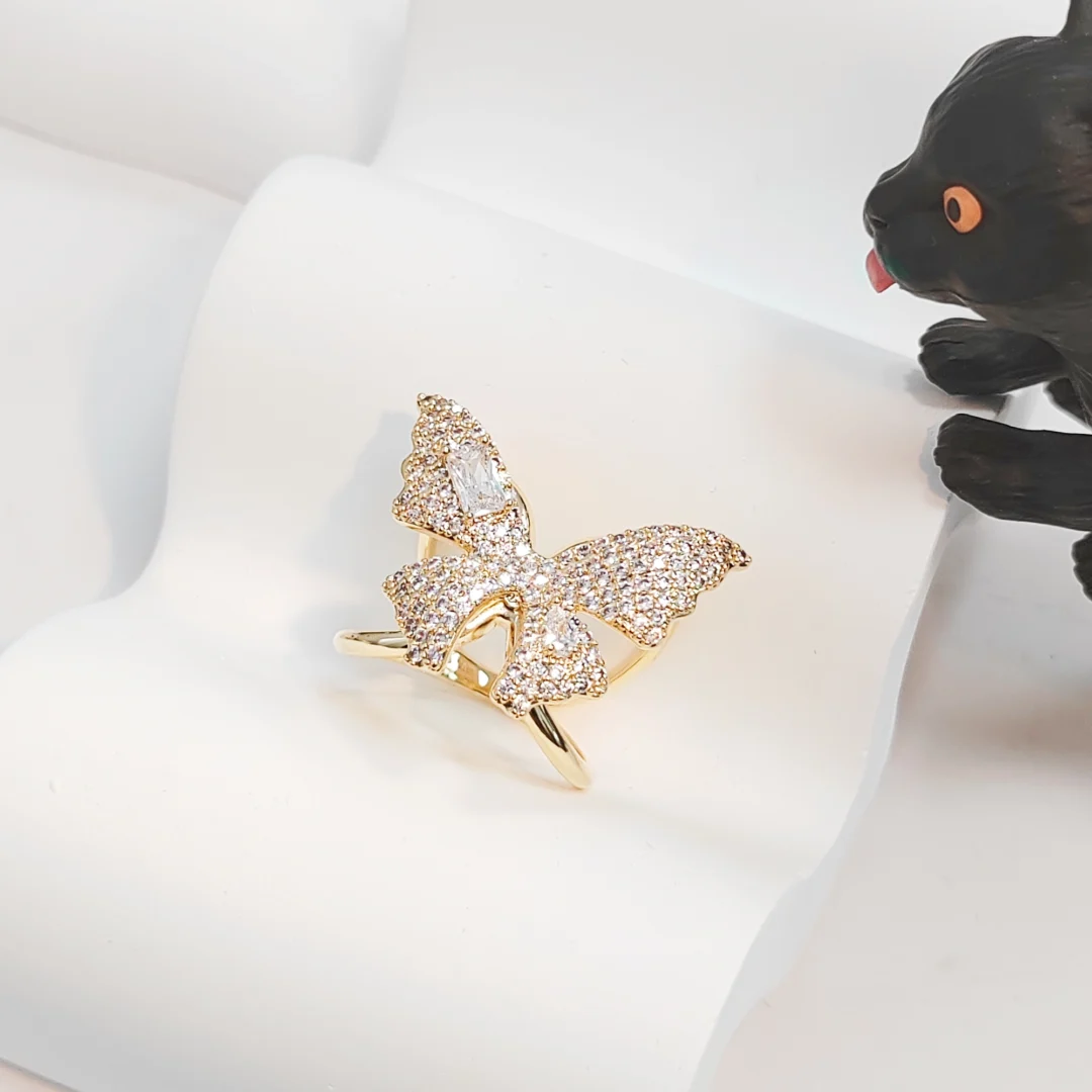 Zirconia Butterfly Scarf Clip - Image 2