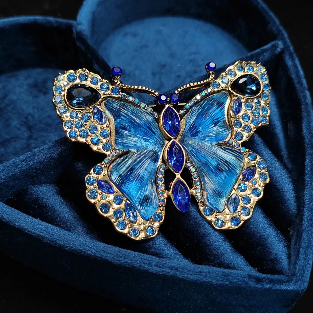 Vintage Blue Diamond-Studded Butterfly Brooch - Image 2