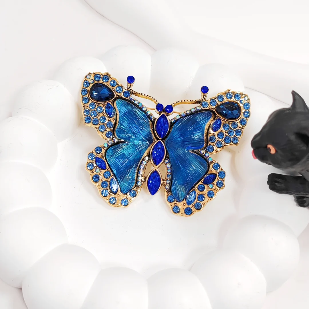 Vintage Blue Diamond-Studded Butterfly Brooch - Image 3