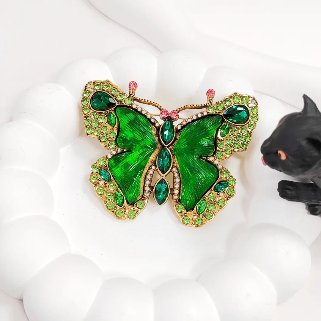 Vintage Green Diamond-Studded Butterfly Brooch - Image 2