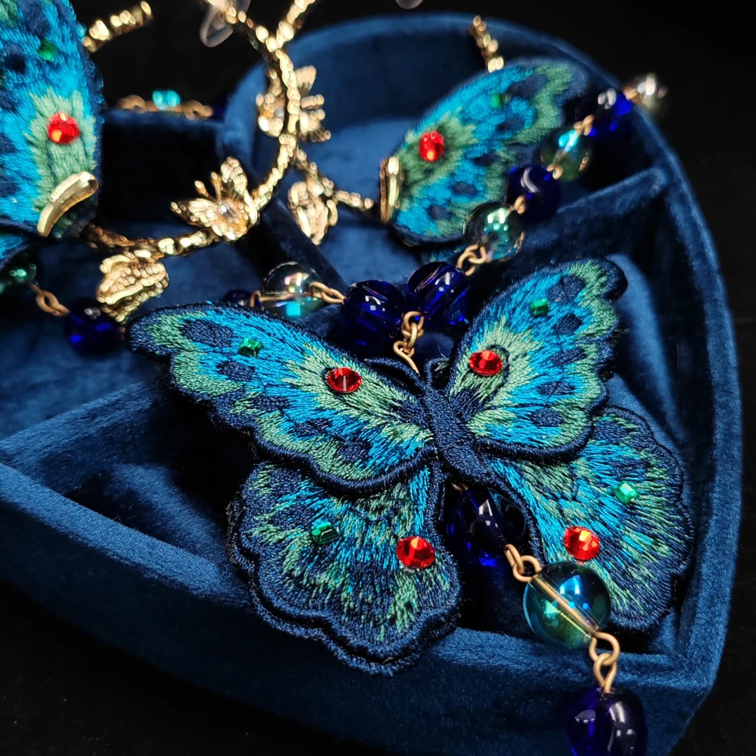 Vintage Palace Style Blue Butterfly Jewelry Set - Earrings - Image 3