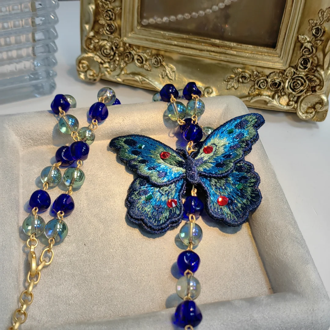 Vintage Palace Style Blue Butterfly Jewelry Set - Necklace - Image 2