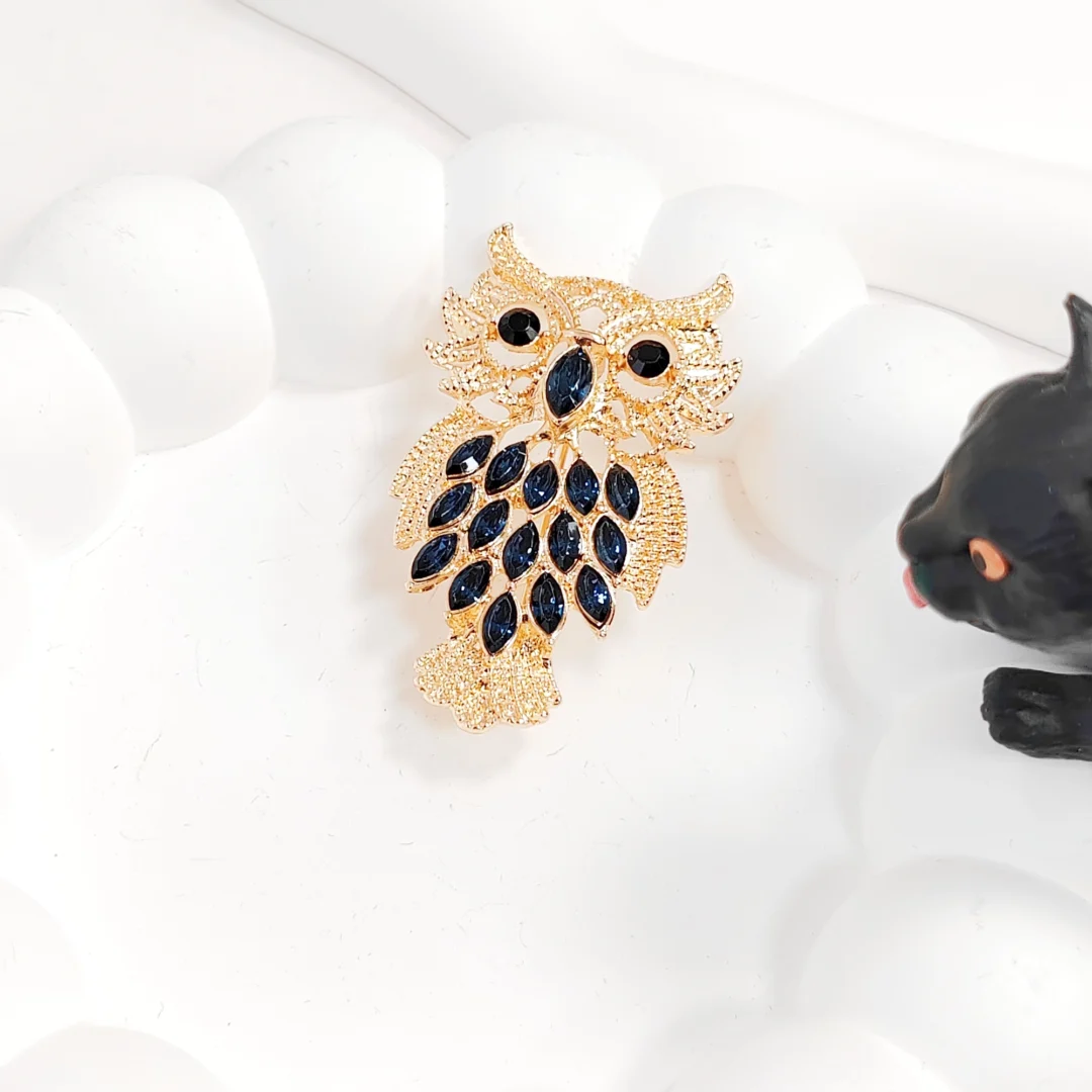 Vintage Golden Owl Brooch with Diamonds - Image 3