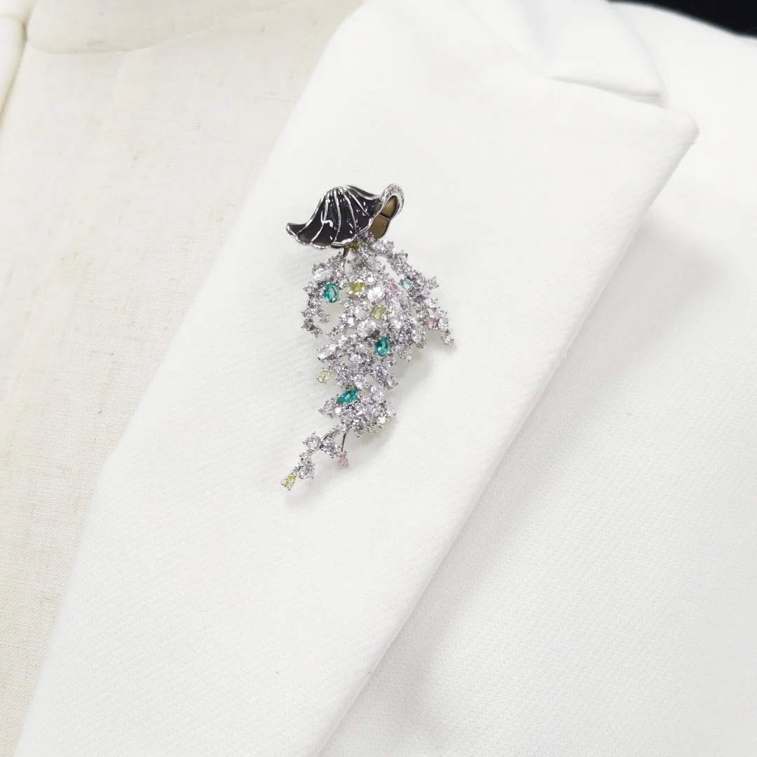 Blue Glass Zirconia Jellyfish Brooch - Image 5