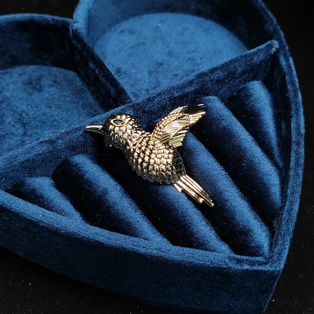 Vintage Gold Spread-Wing Hummingbird Brooch - Image 2