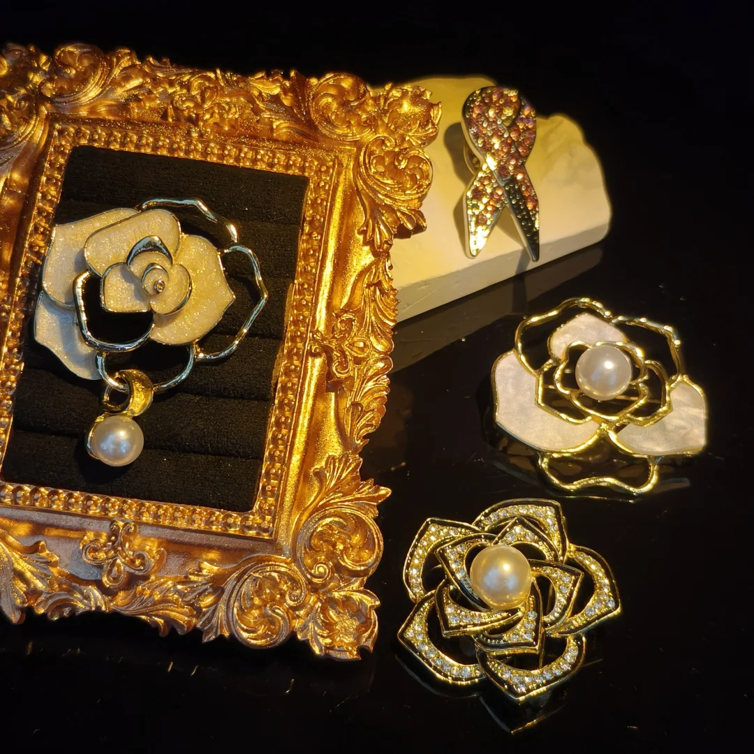 Platinum Oil-Drop Camellia Brooch - Image 6