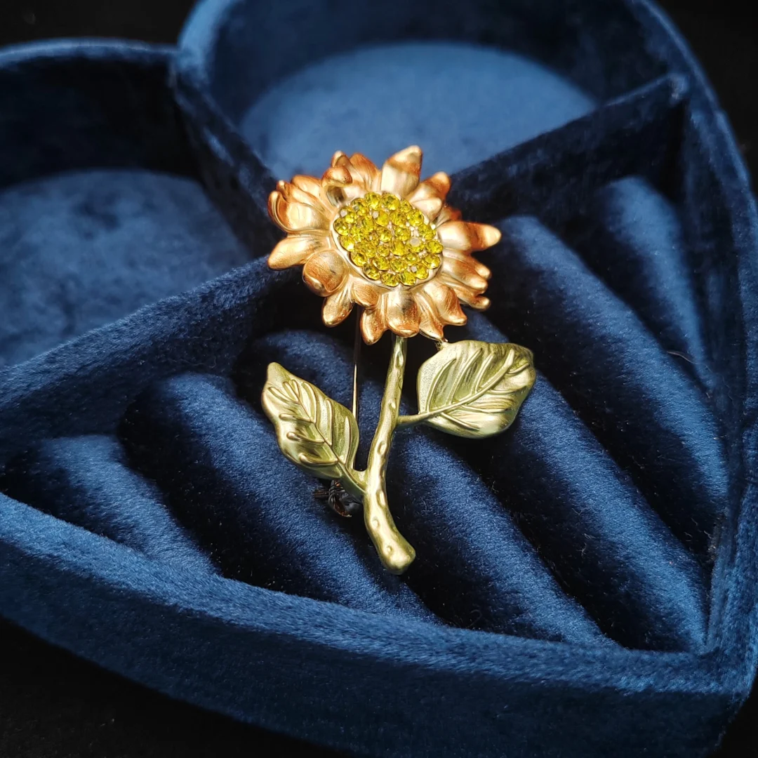 Van Gogh Sunflower Brooch - Image 3