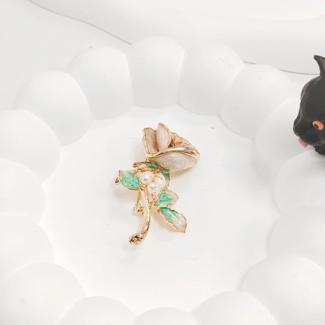 European Natural Pearl Rose Brooch - Image 2