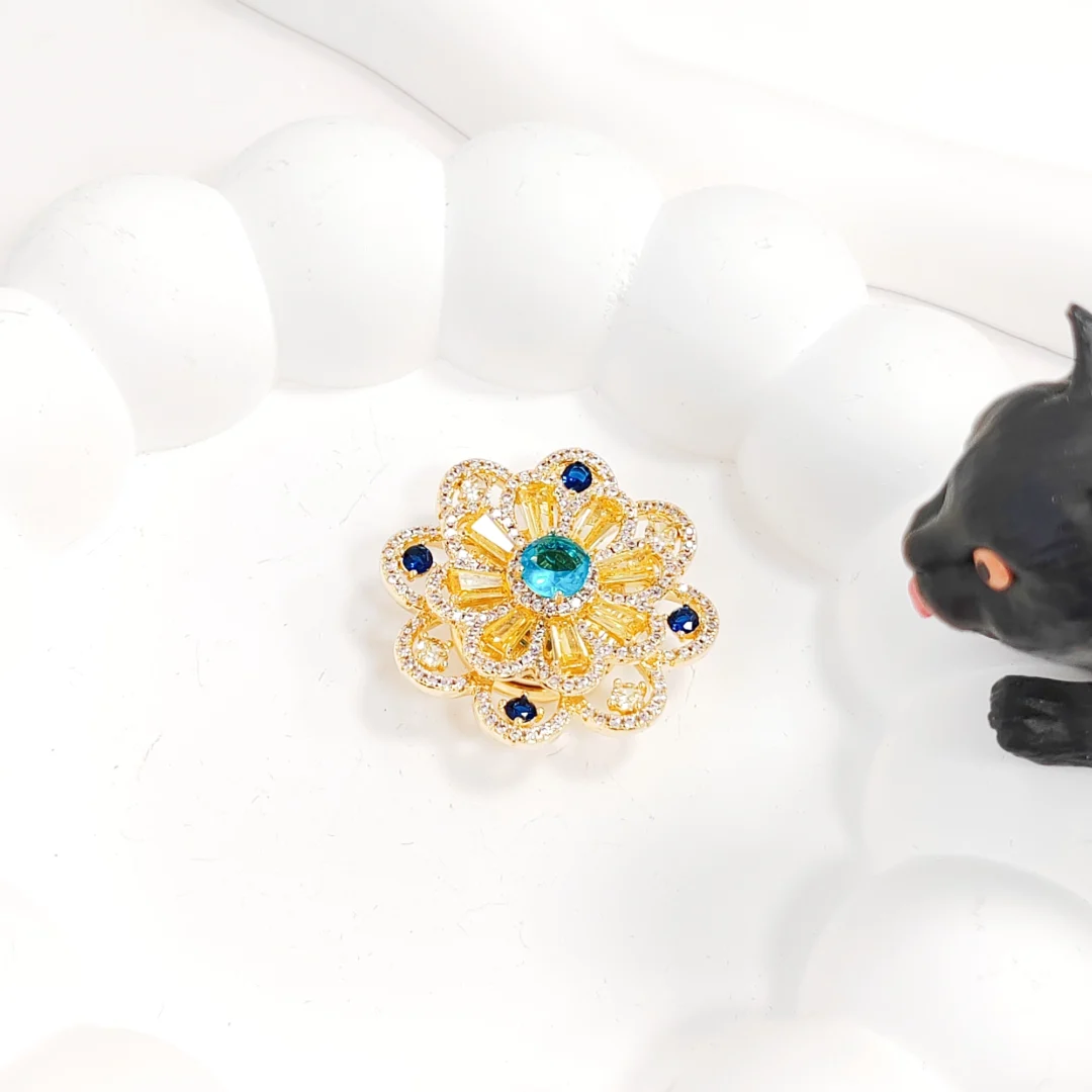 Full-Zirconia Flower Magnetic Brooch - Image 2