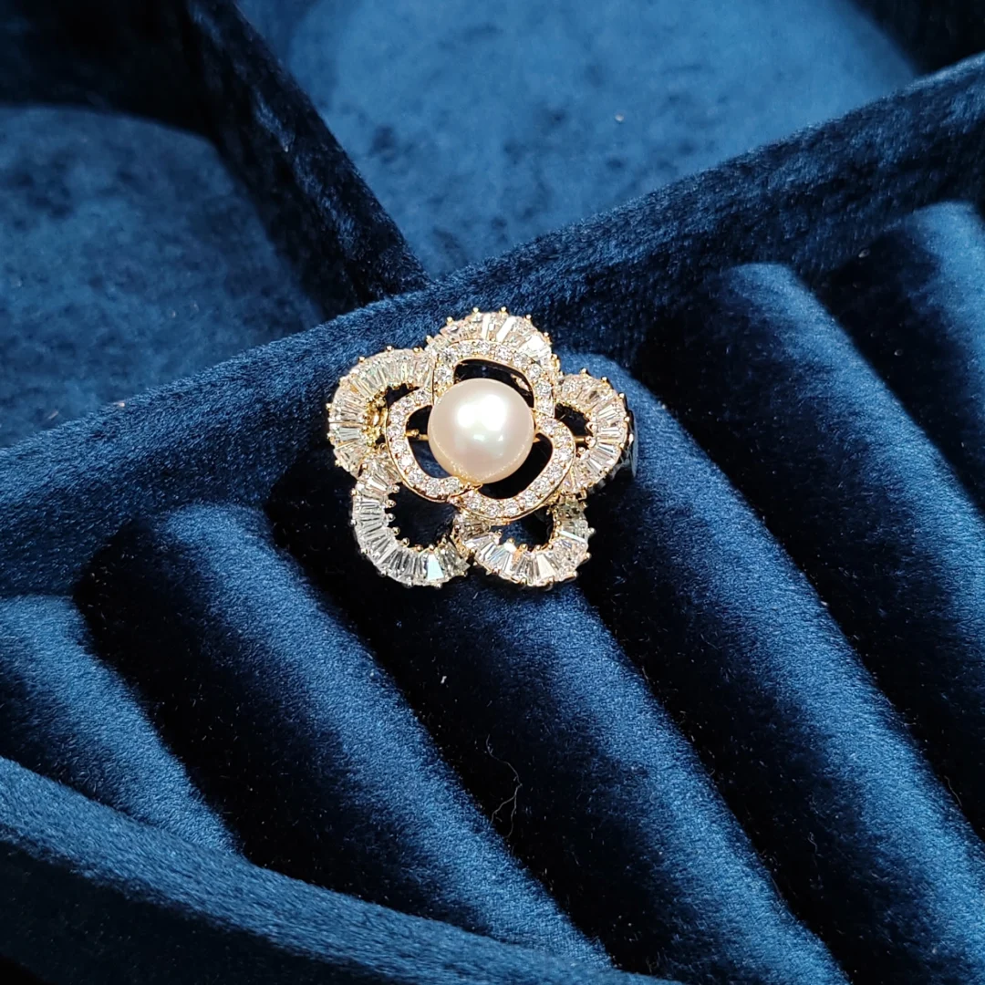 Hollow Inlaid Zirconia Flower Pearl Brooch - Image 3