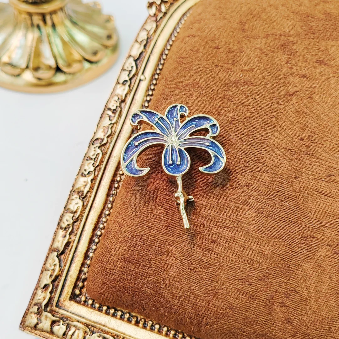 Vintage Iris Floral Brooch - Image 5
