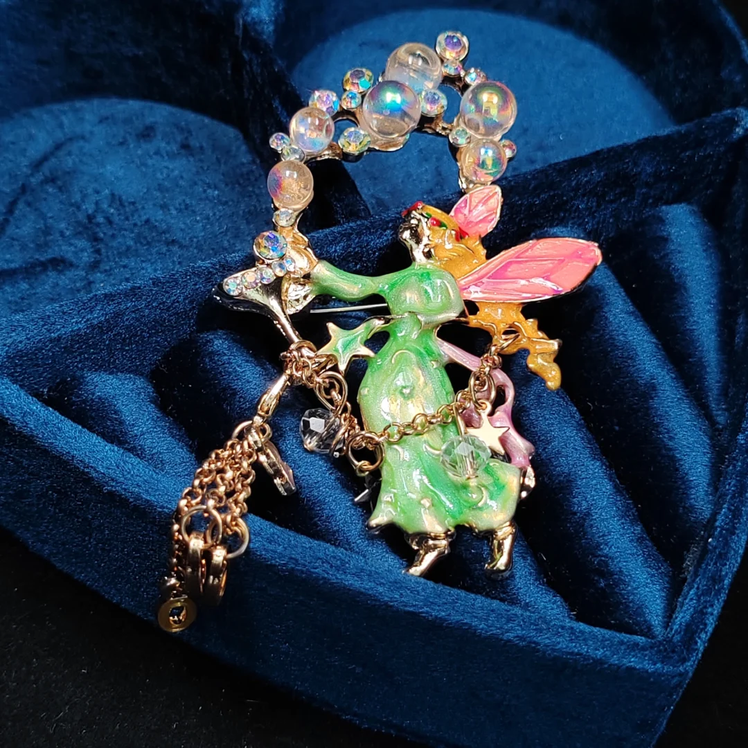 Bubble Fairy Angel Wine Glass Brooch - Image 3
