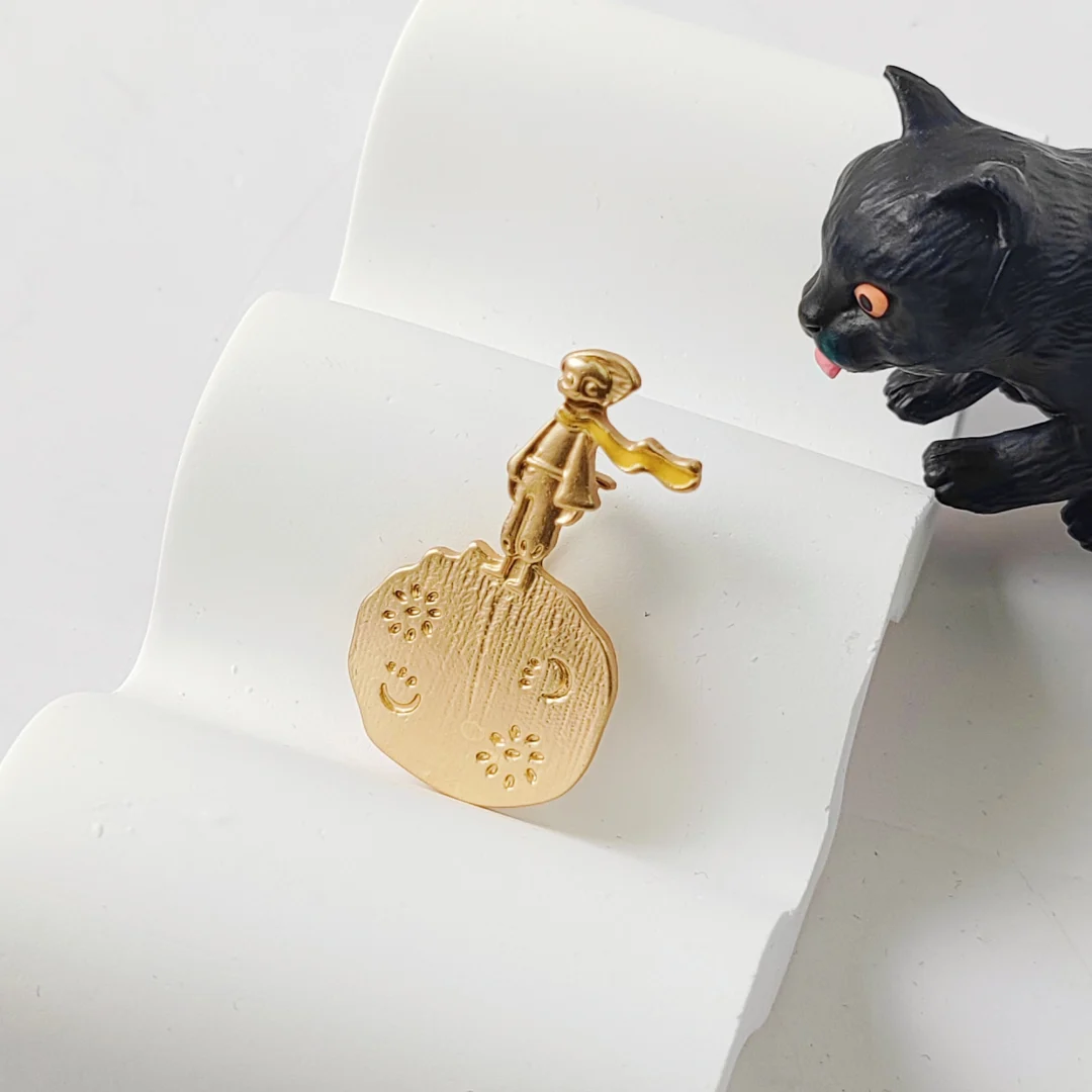 Little Prince on Planet Brooch - Image 4