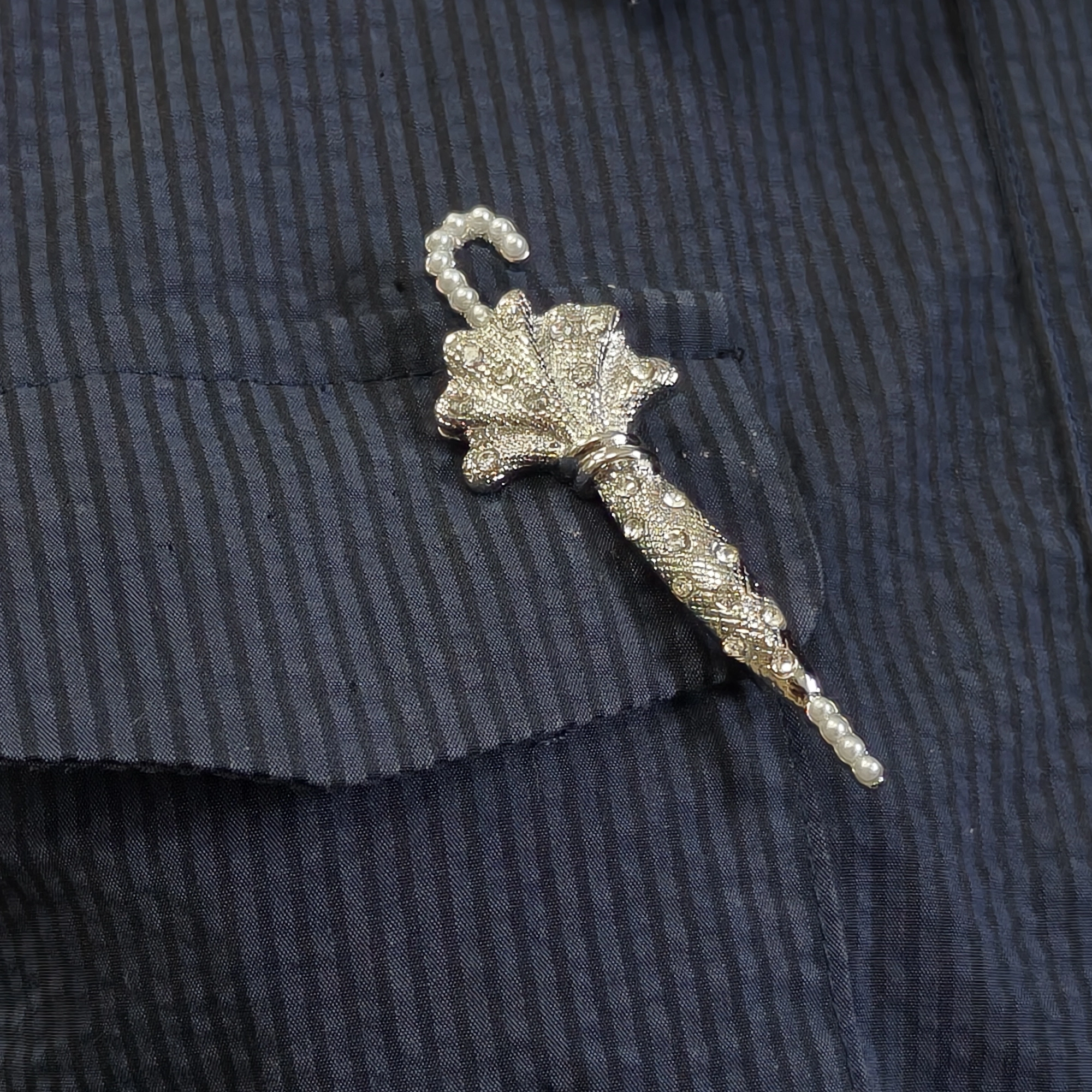 Crystal Umbrella Brooch (French Eye-Catcher, Silver) - Image 5