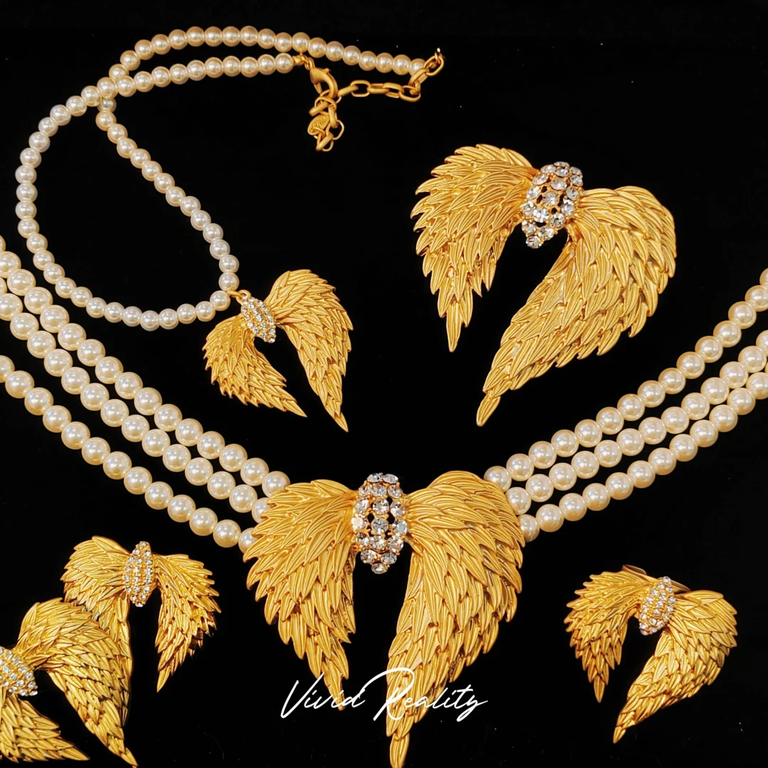 Golden Angel Wings Jewelry Set - Brooch - Image 7