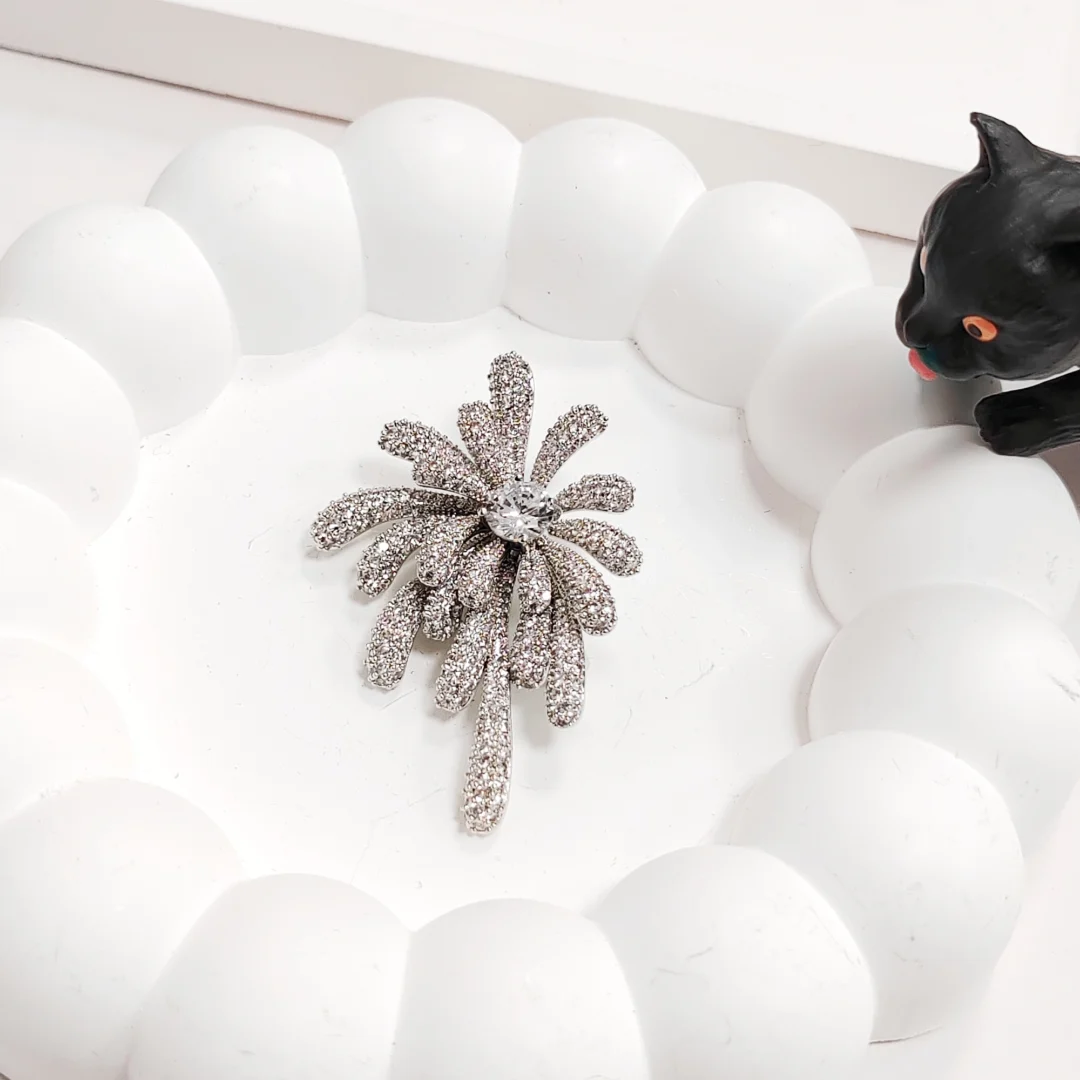 Silver Zirconia Firework Brooch - Image 4