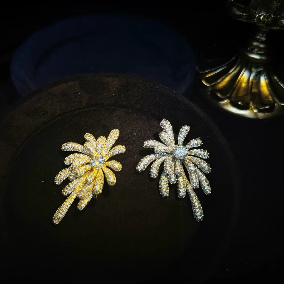 Silver Zirconia Firework Brooch - Image 5
