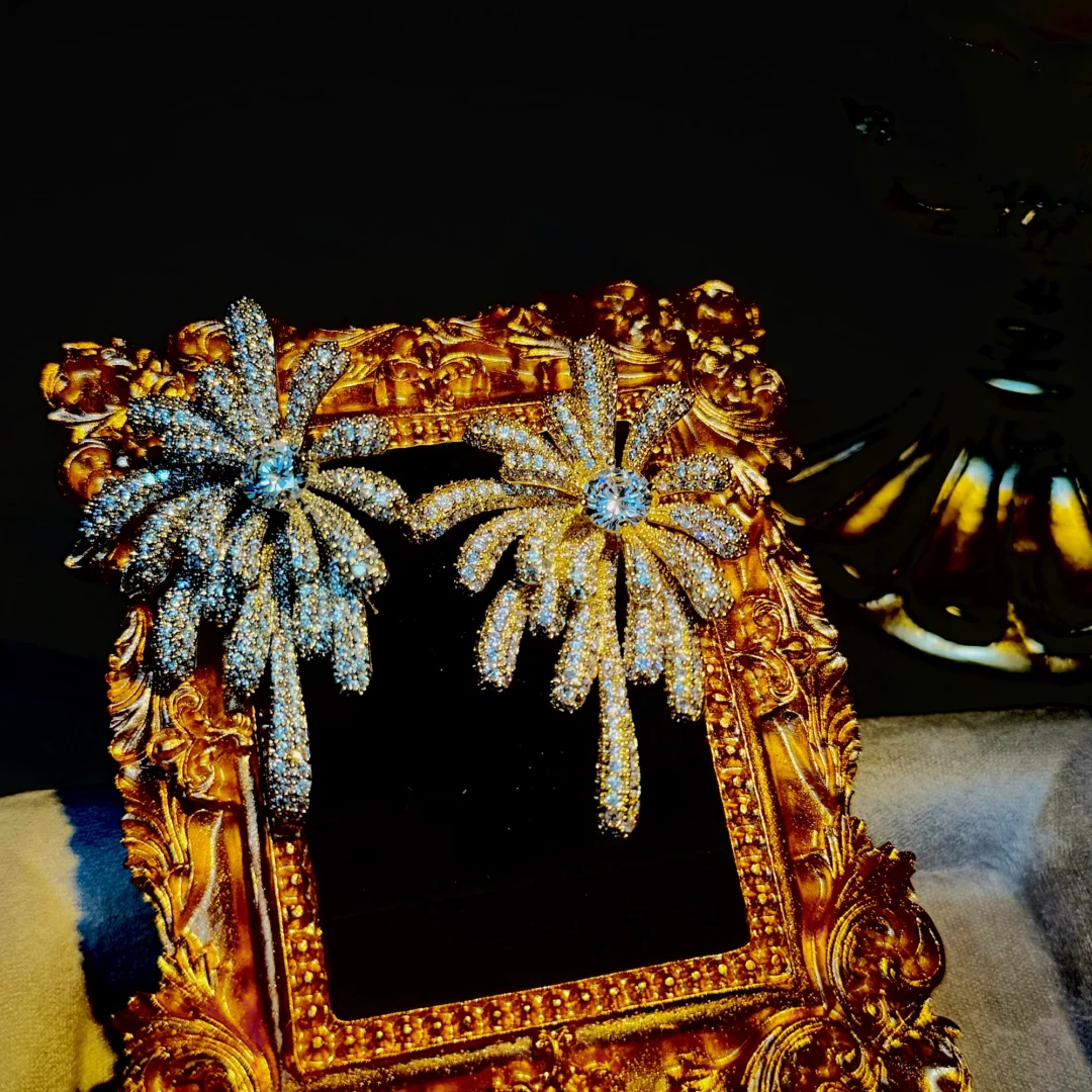 Silver Zirconia Firework Brooch - Image 8