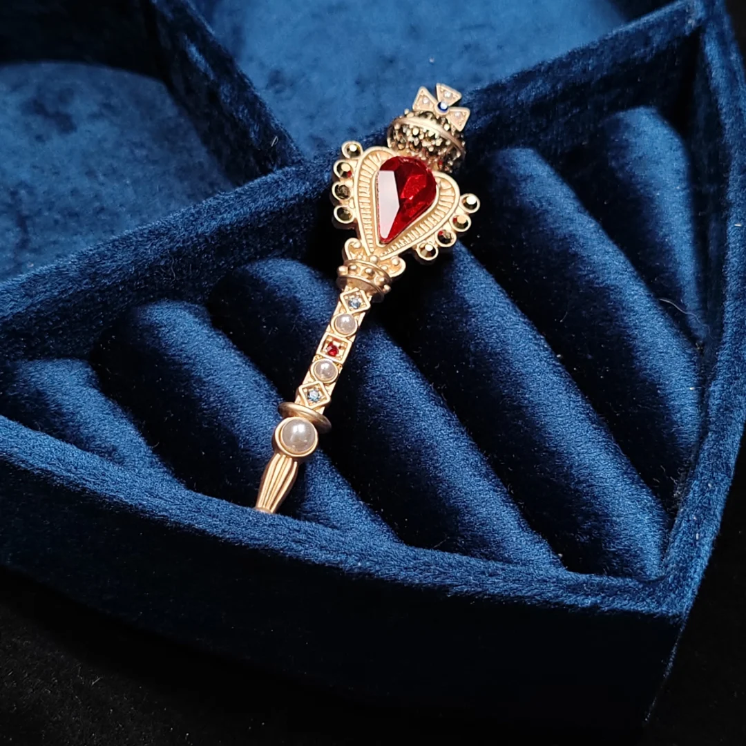 Plain Gold Baroque Magic Wand Brooch - Image 4