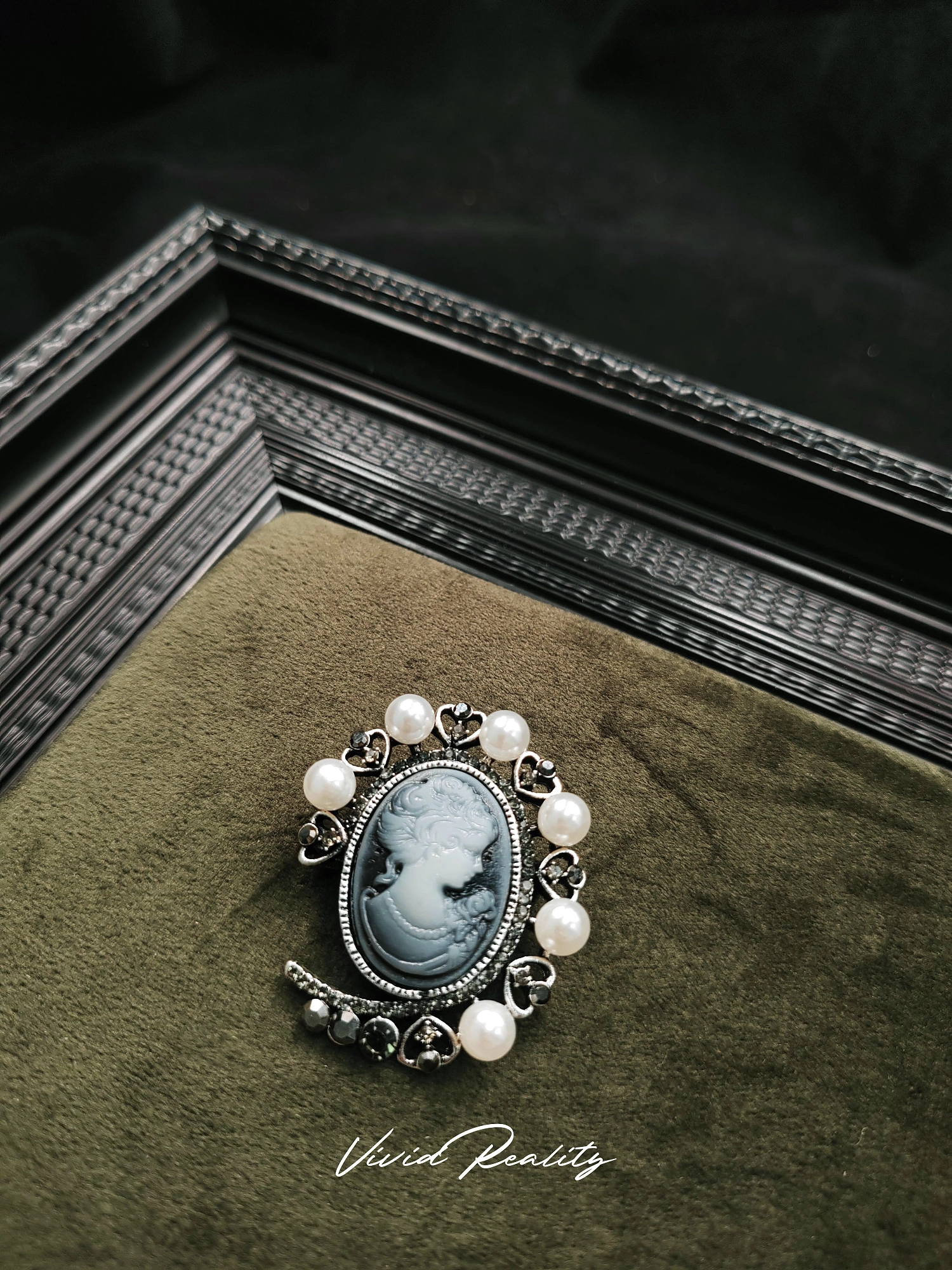 Silver Baroque Beauty Head Brooch - Image 2