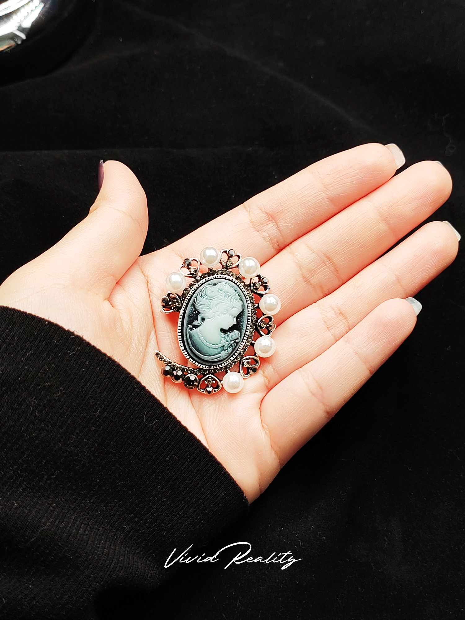 Silver Baroque Beauty Head Brooch - Image 4