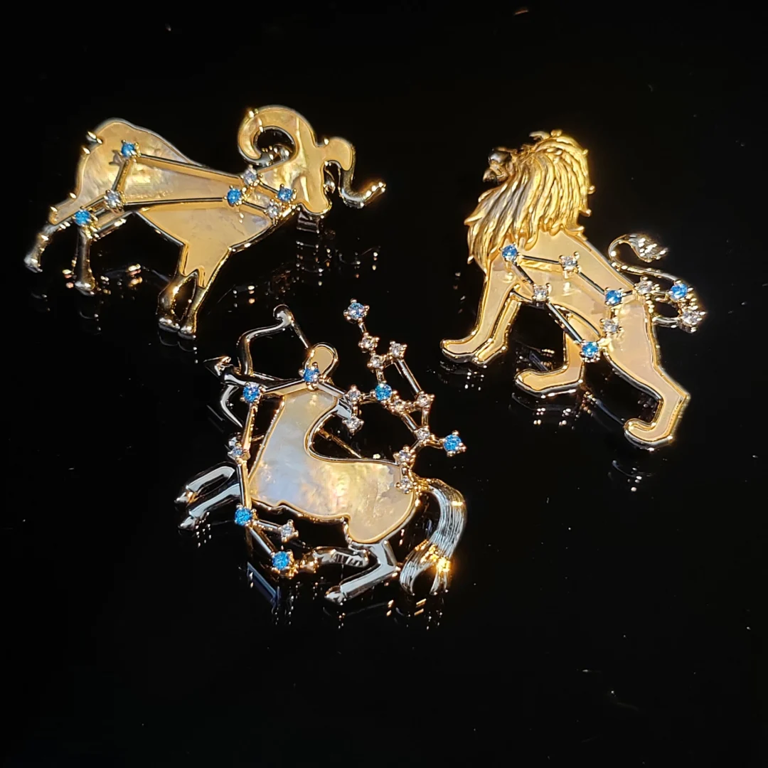 Natural Mother of Pearl Leo Brooch - Image 4